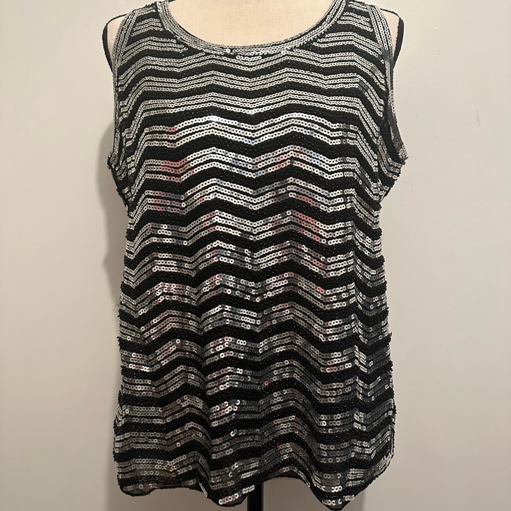 Evidence  sparkly black and silver sequinned top, short sleeve SZ L NWT